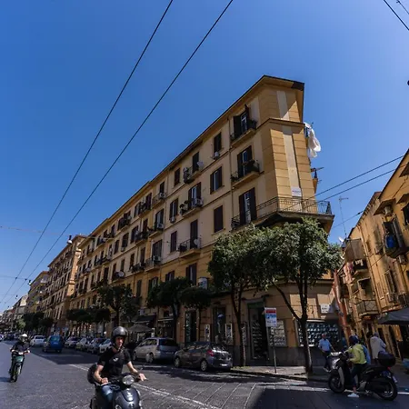Av * Naples